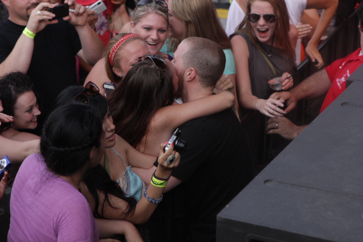 Mike-Posner-B96-SummerBash-2012-18.jpg