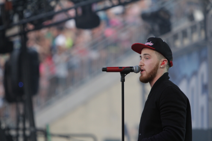 Mike-Posner-B96-SummerBash-2012-22.jpg