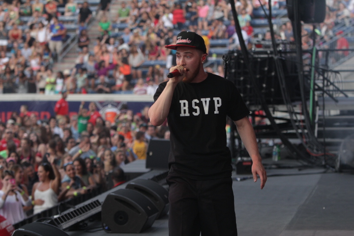 Mike-Posner-B96-SummerBash-2012-29.jpg