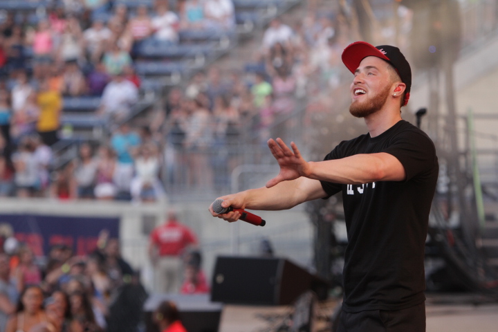 Mike-Posner-B96-SummerBash-2012-32.jpg