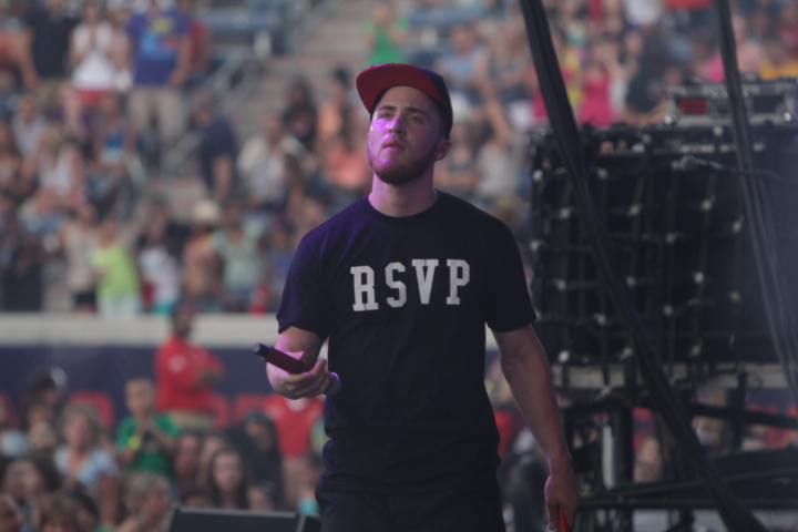 Mike-Posner-B96-SummerBash-2012-34.jpg