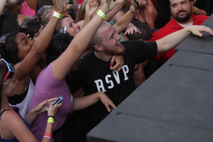 Mike-Posner-B96-SummerBash-2012-42.jpg