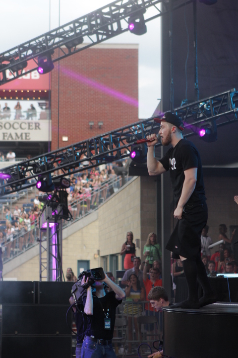 Mike-Posner-B96-SummerBash-2012-9.jpg