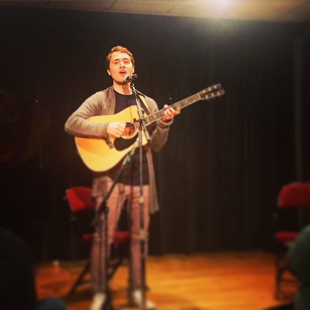 Mike Posner singing for the students at Berklee College of Music in Boston, MA March 30, 2015
instagram.com/djf_0726
