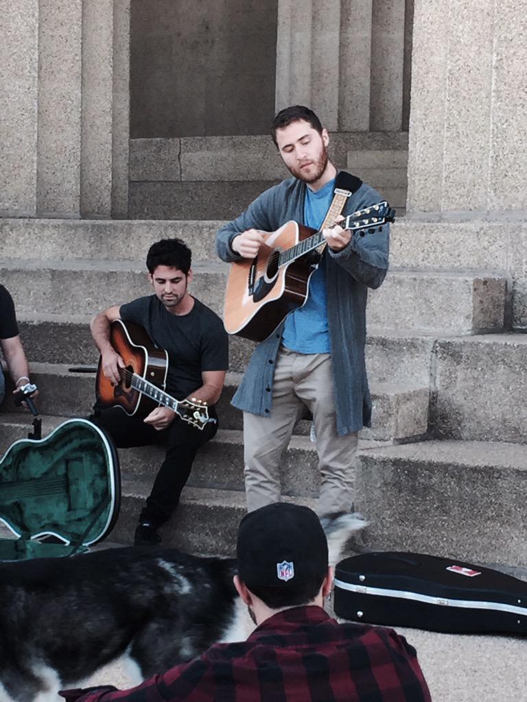 Mike Posner and Adam Friedman performing at Centennial Park in Nashville, TN May 13, 2015
twitter.com/2Lsonacloud
