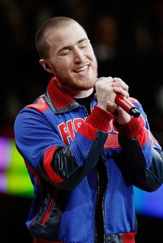 Mike-Posner-Detroit-Pistons-National-Anthem-12282011-3.jpg