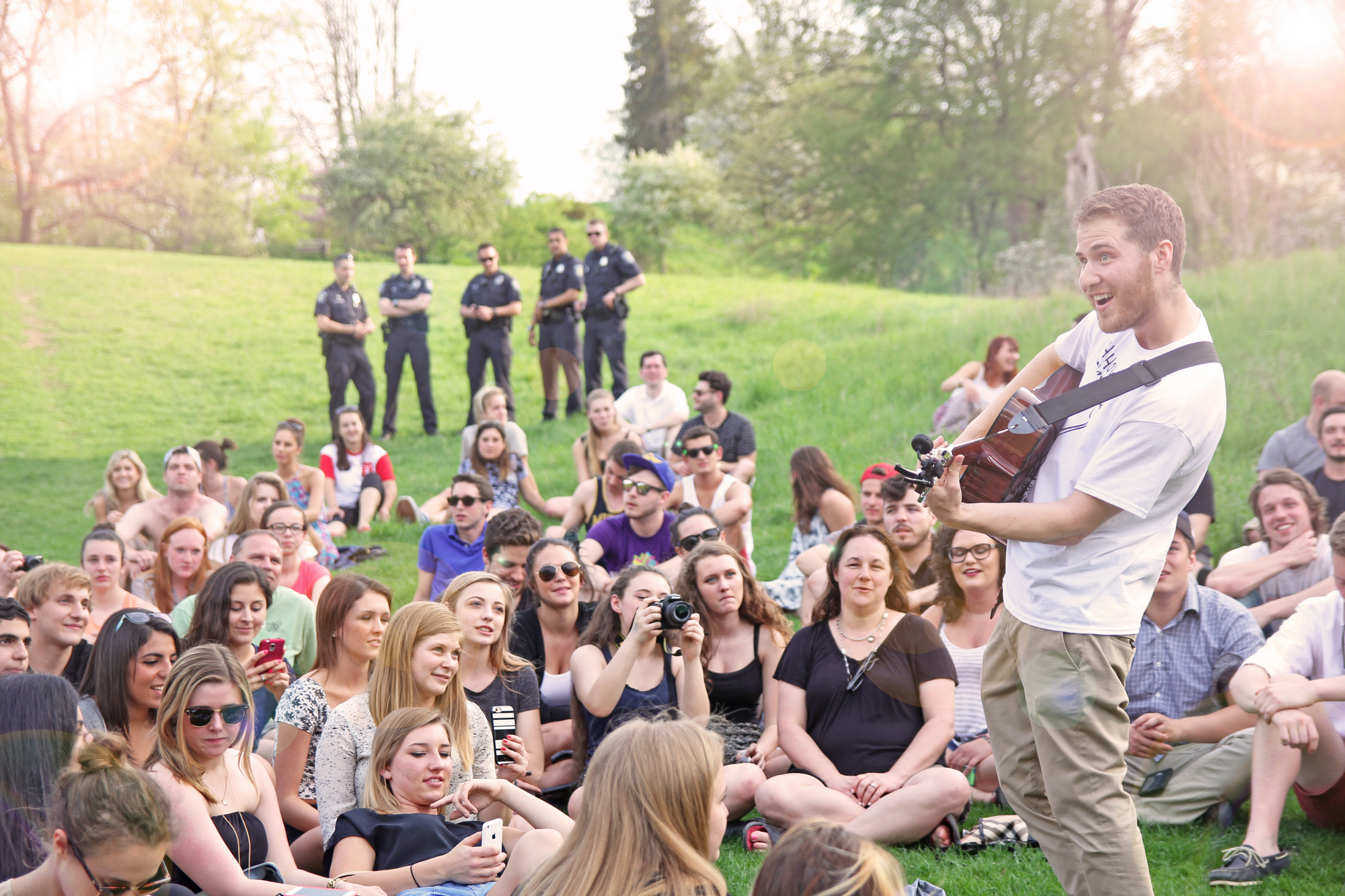 Mike Posner performing at Nichols Arboretum in Ann Arbor, MI May 9, 2015
Photo by Adrianna Velazquez
twitter.com/avelazq12
VerityMag.com
