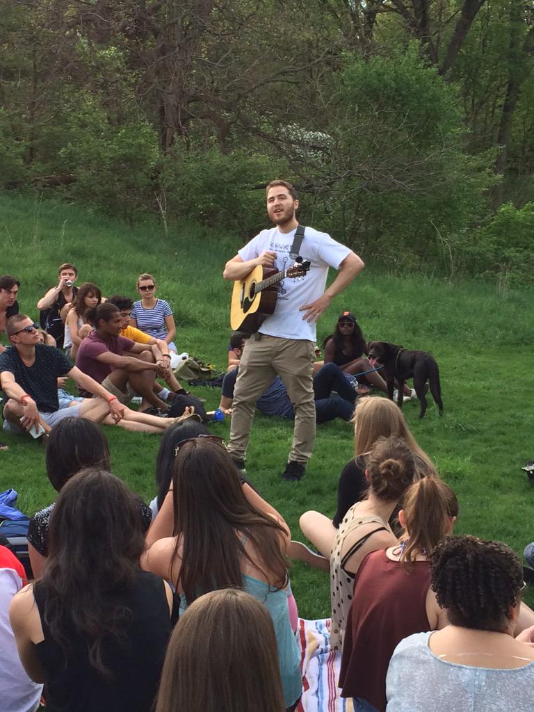 Mike Posner performing at Nichols Arboretum in Ann Arbor, MI May 9, 2015
twitter.com/Alex_Washington
