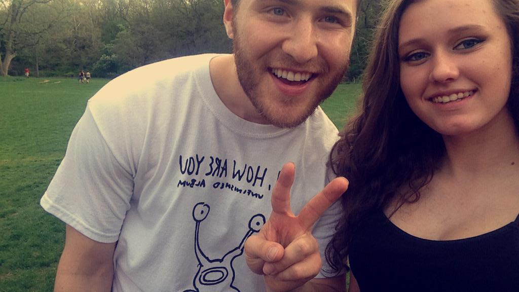 Mike Posner at Nichols Arboretum in Ann Arbor, MI May 9, 2015
twitter.com/angelabagozzi
