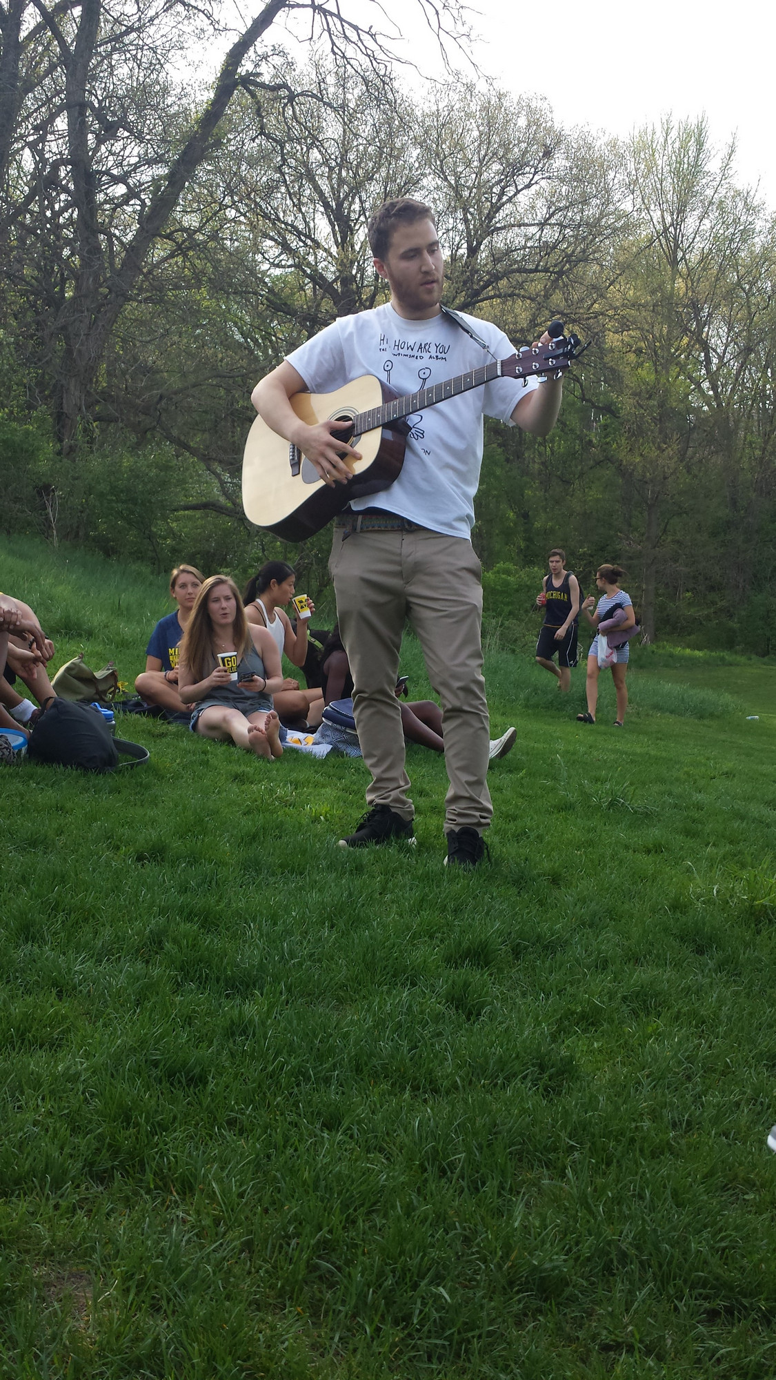 Mike Posner performing at Nichols Arboretum in Ann Arbor, MI May 9, 2015
Photo by Angel
twitter.com/ABELIEBER143
