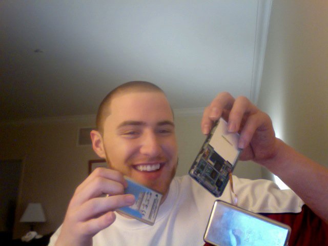 Mike Posner destroys old iPod 4/4/11
