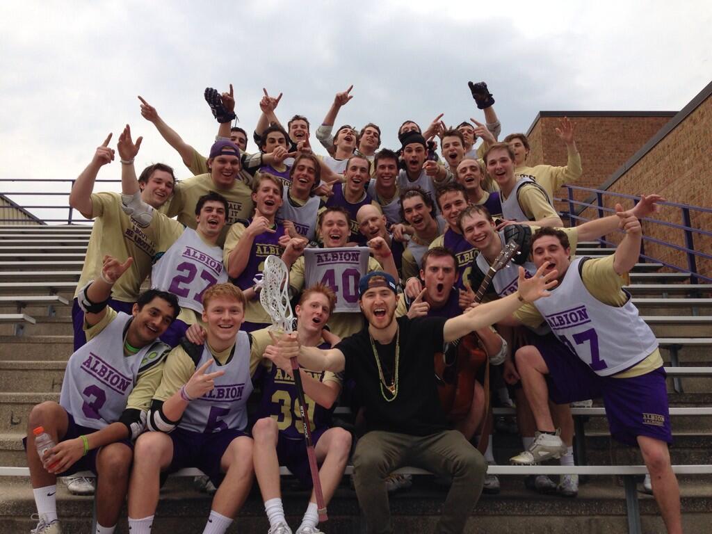 Mike Posner with Albion College Britons Men's Lacrosse Team in Albion, MI 4/21/14
Twitter @evankneisel
