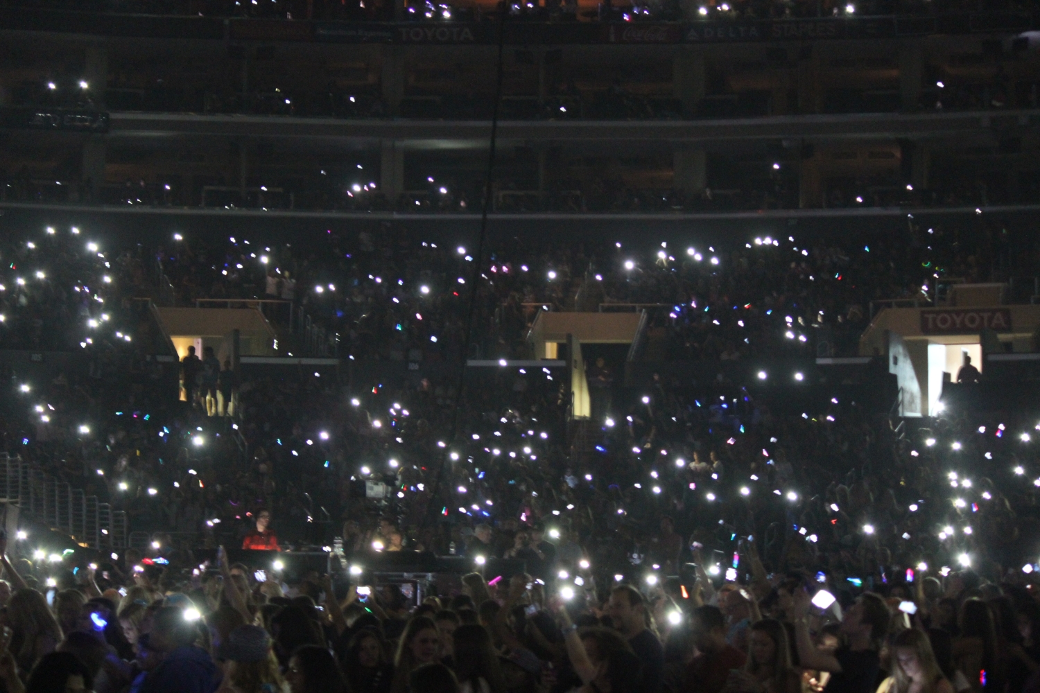 Mike Posner performing on the Believe Tour in Los Angeles, CA 6/25/13
Photo by twitter.com/jdbcali
