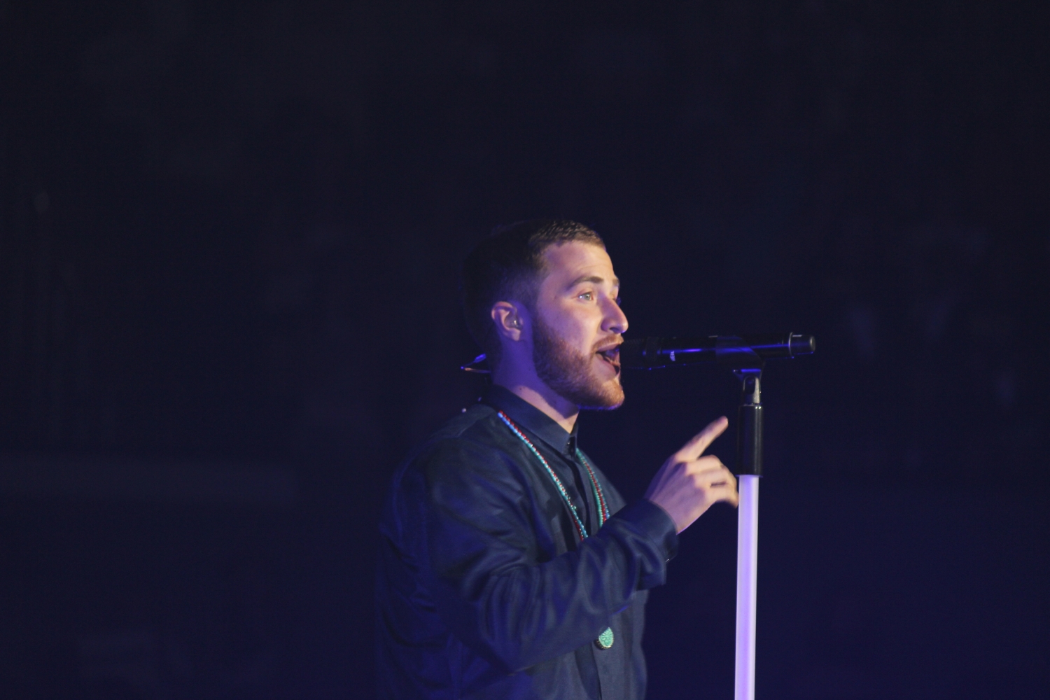 Mike Posner performing on the Believe Tour in Los Angeles, CA 6/25/13
Photo by twitter.com/jdbcali
