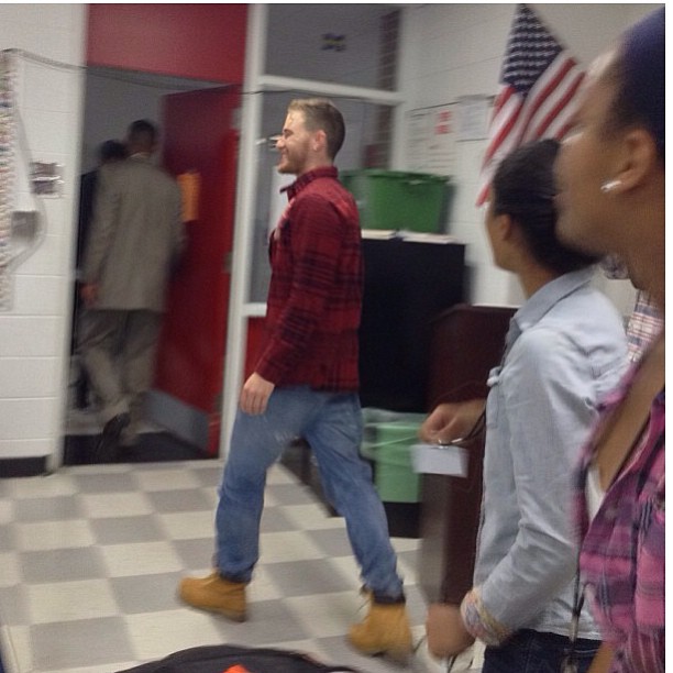 Mike Posner visiting students at Berkshire Middle School - Beverly Hills, MI 9/24/13
Instagram @fatima_m1519
