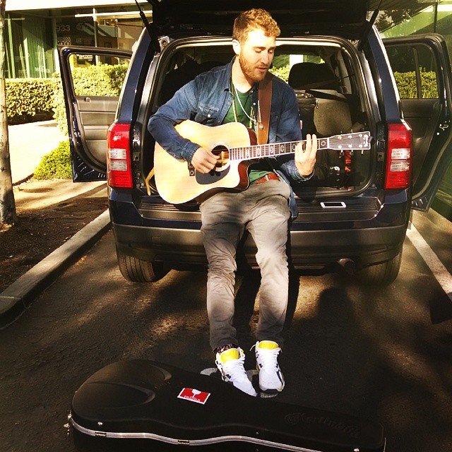 Mike Posner playing his guitar outside Channel 93.3 radio station - San Diego, CA 1/10/14
Instagram @nathanfast
