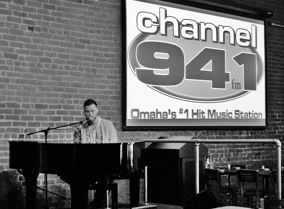 Mike Posner acoustic performance for Channel 94.1 at DJs Dugout - Omaha, NE 8/18/13
channel941.com
