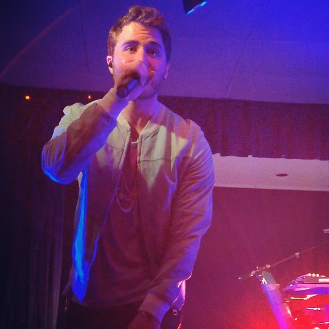 Mike Posner performing at Daemen College's Springfest 2014 in Amherst, NY 4/26/14
Instagram @bobbymoweryiii
