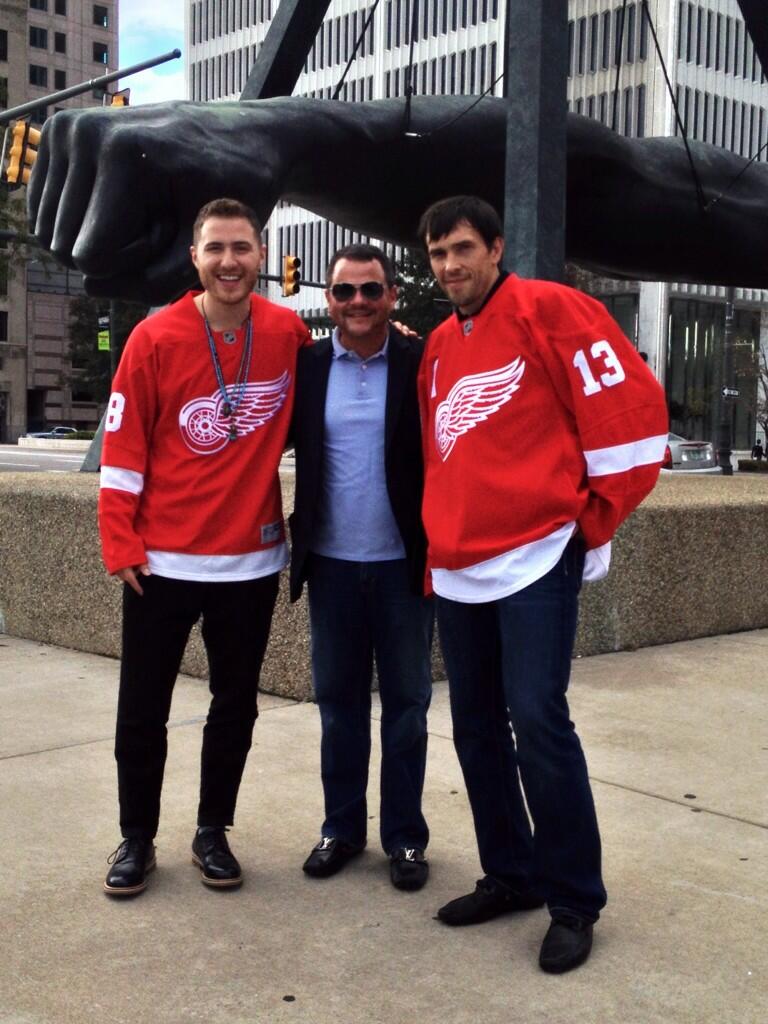 Mike Posner, Dan Milstein, and Pavel Datsyuk of the Detroit Red Wings at Joe Louis Fist Statue in Detroit, MI 9/21/13
Photo by Dan Milstein
