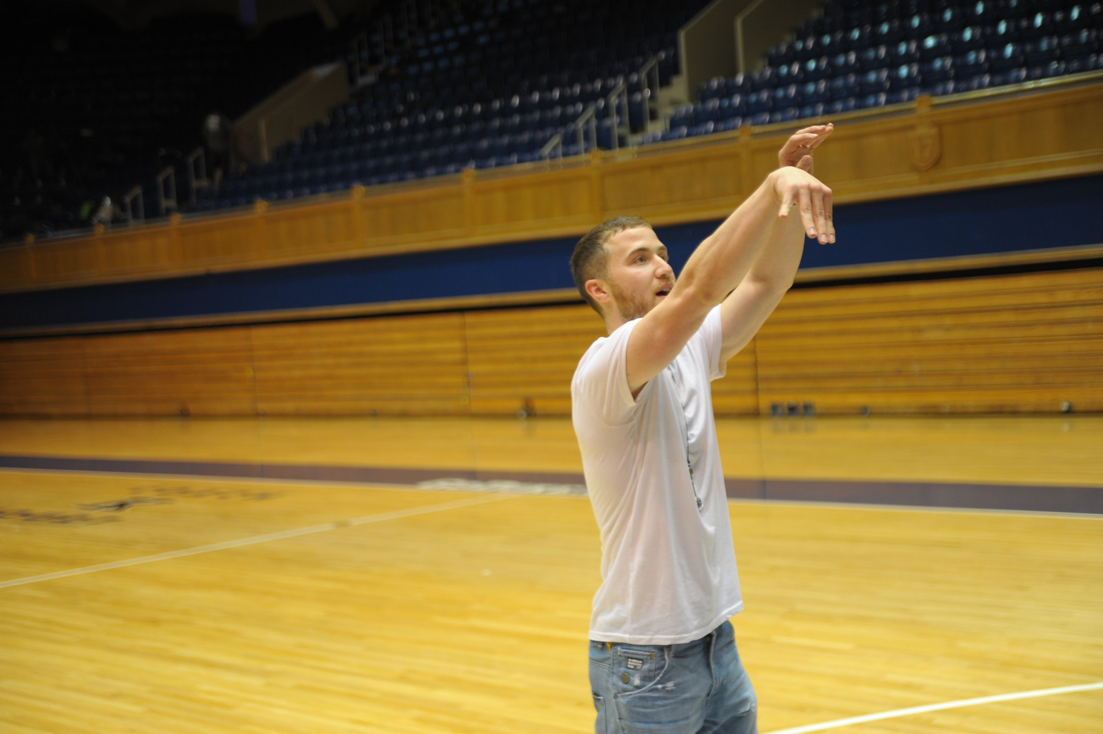 Mike Posner playing basketball at Cameron Indoor Stadium at Duke University 8/13/13
Photo by dukeblueplanet.com
