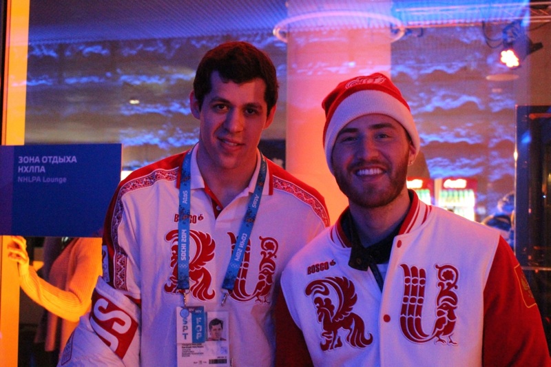 Mike Posner with Evgeni Malkin (Pittsburgh Penguins & Team Russia) in Sochi, Russia - February 2014
examiner.com
