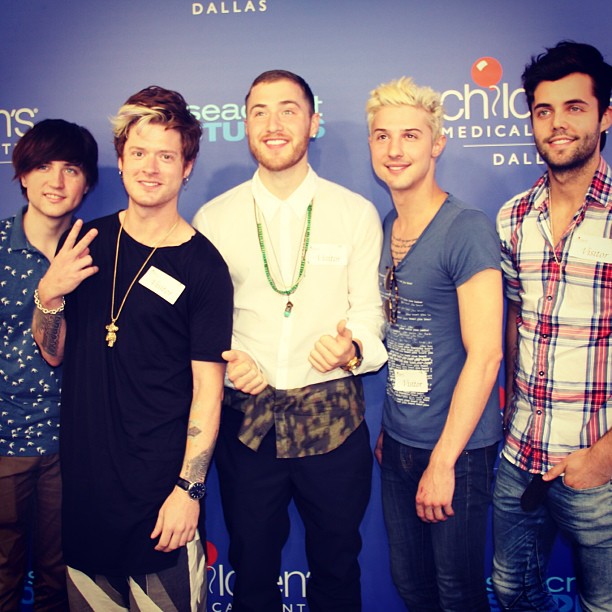 Mike Posner and Hot Chelle Rae at Seacrest Studios at Children's Medical Center - Dallas, TX 7/3/13
Photo by Nataly Torres
instagram.com/itsnatalybtorres
