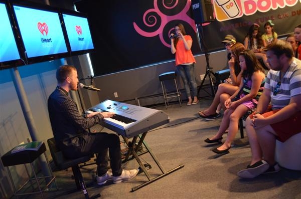 Mike Posner acoustic performance with KISS 95.7 at the Dunkin Donuts Music Lounge 7/18/13
Photo by KISS 95.7
kiss957.com
