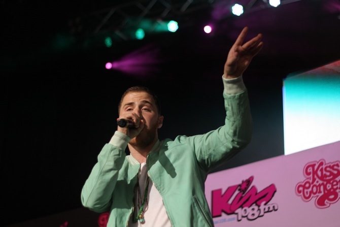 Sammy Adams and Mike Posner perform "L.A. Story" at Kiss Concert 2013
Photo by kiss108.com
