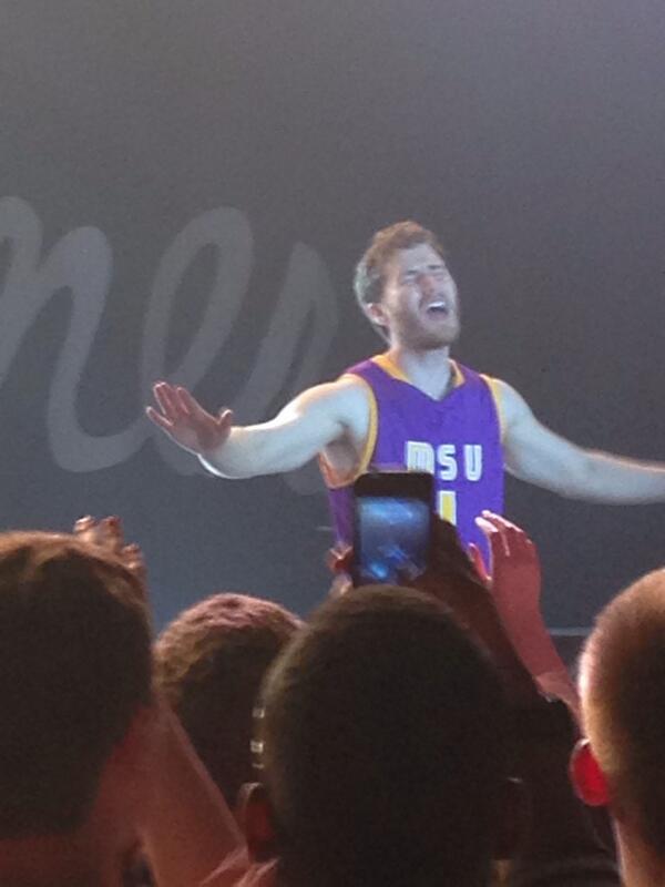 Mike Posner performing at Minnesota State University, Mankato in Mankato, MN 4/28/14
Twitter @CakkiePants
