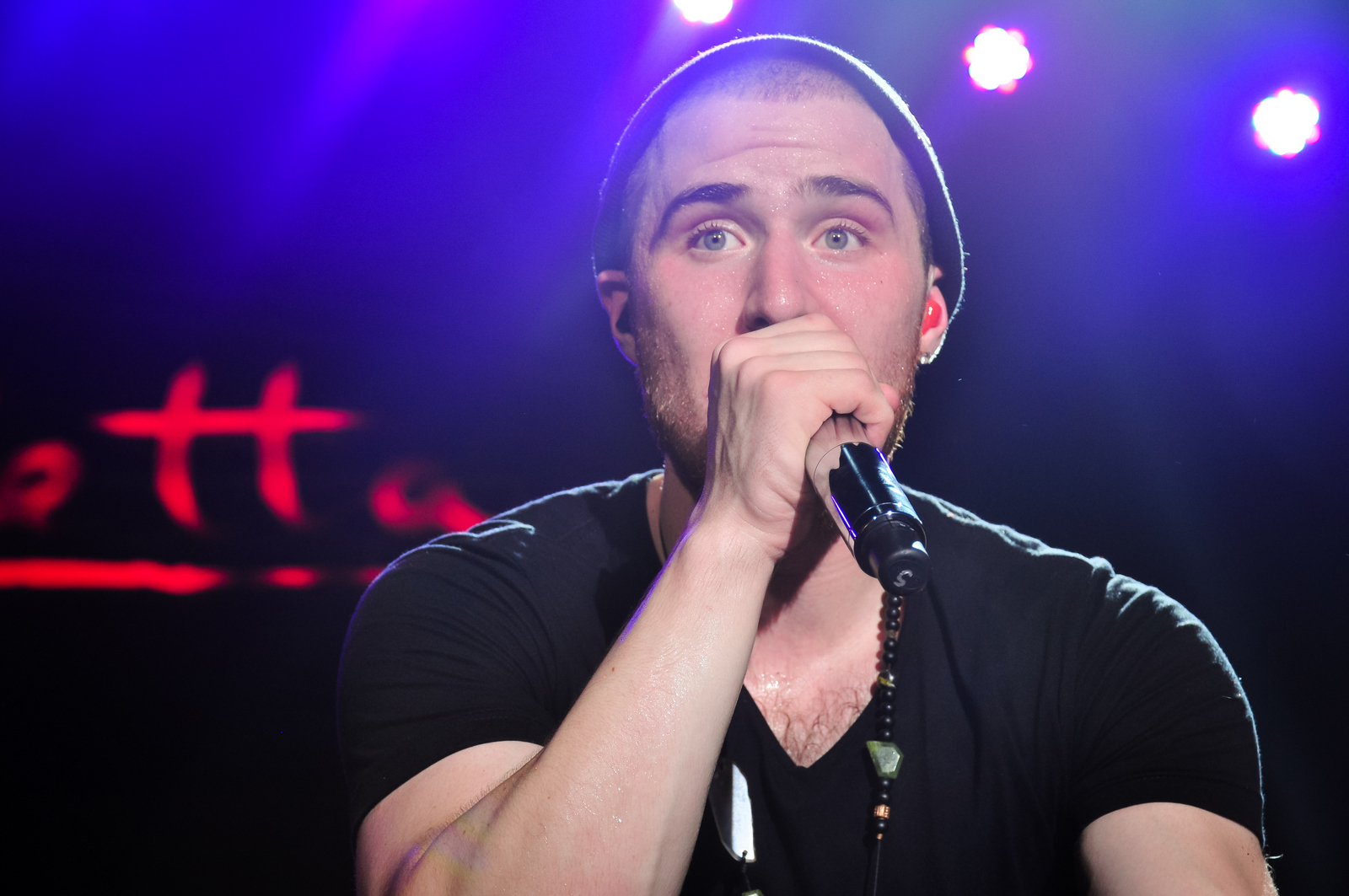 Mike Posner performing at Glorietta in Makati City, Philippines 12/9/11
Photo by Leon Gabriel
