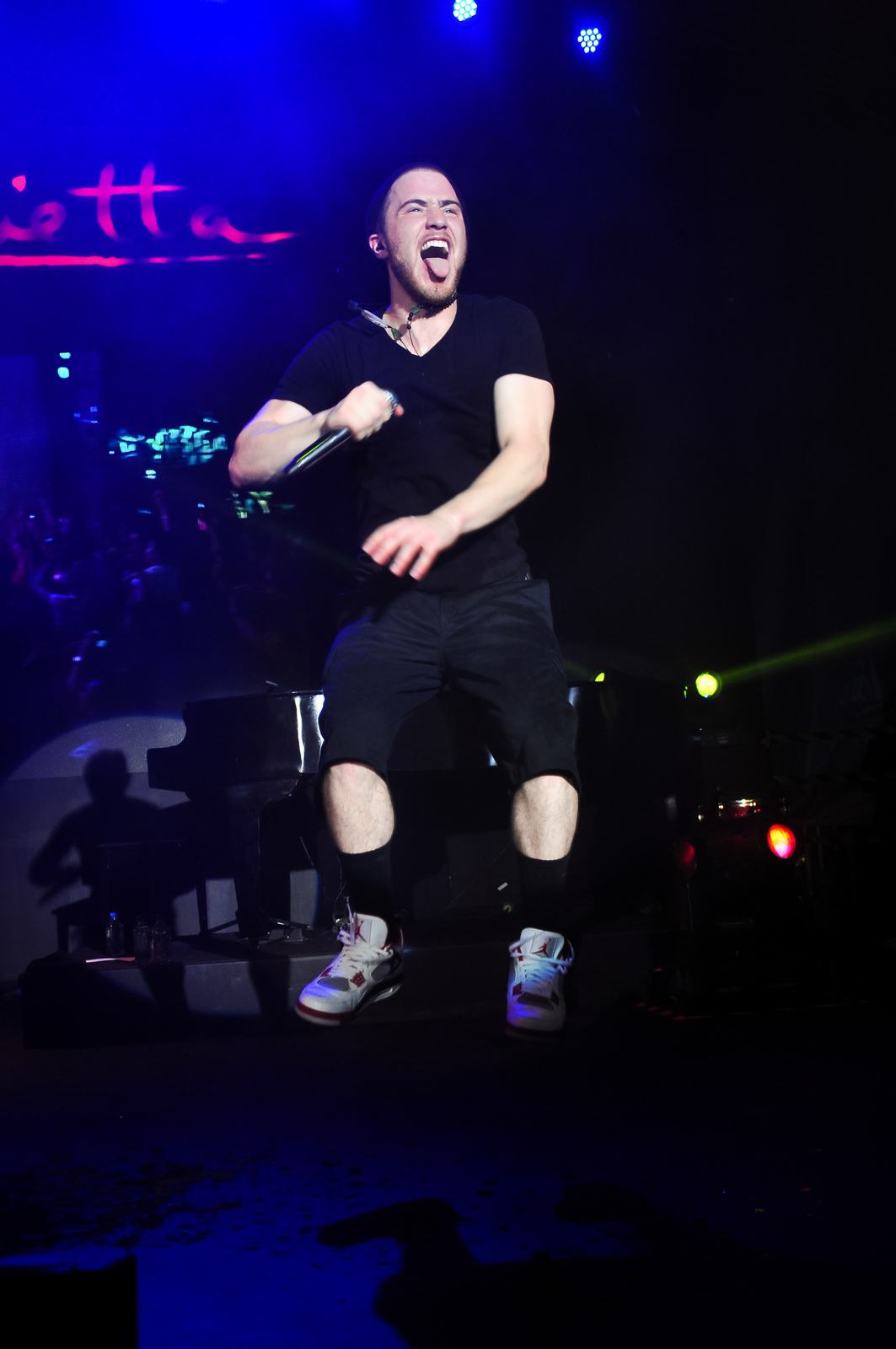 Mike Posner performing at Glorietta in Makati City, Philippines 12/9/11
Photo by Leon Gabriel
