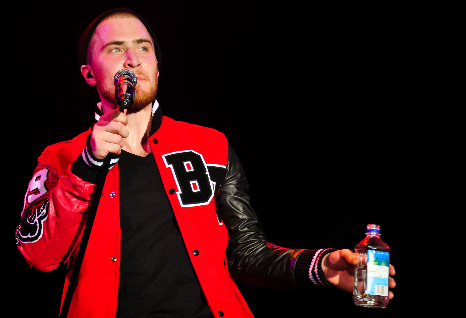 Mike Posner performing at Glorietta in Makati City, Philippines 12/9/11
Photo by Leon Gabriel
