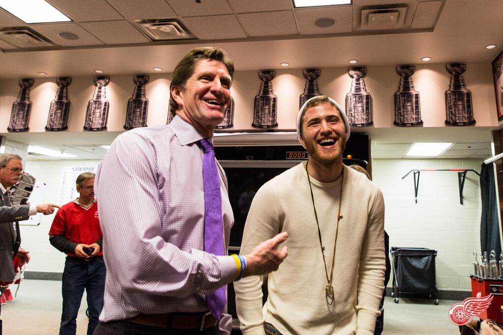 Coach Mike Babcock and Mike Posner after the Detroit Red Wings vs. Boston Bruins game - Detroit, MI 11/27/13
Twitter @DetroitRedWings
