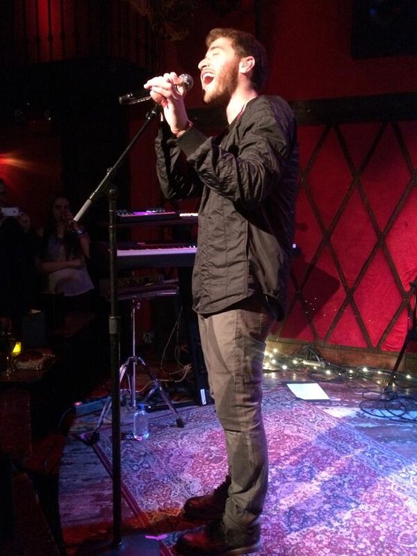 Mike Posner performing on his Unplugged Tour in New York City, NY 4/3/14
Twitter @ledbettercarly
