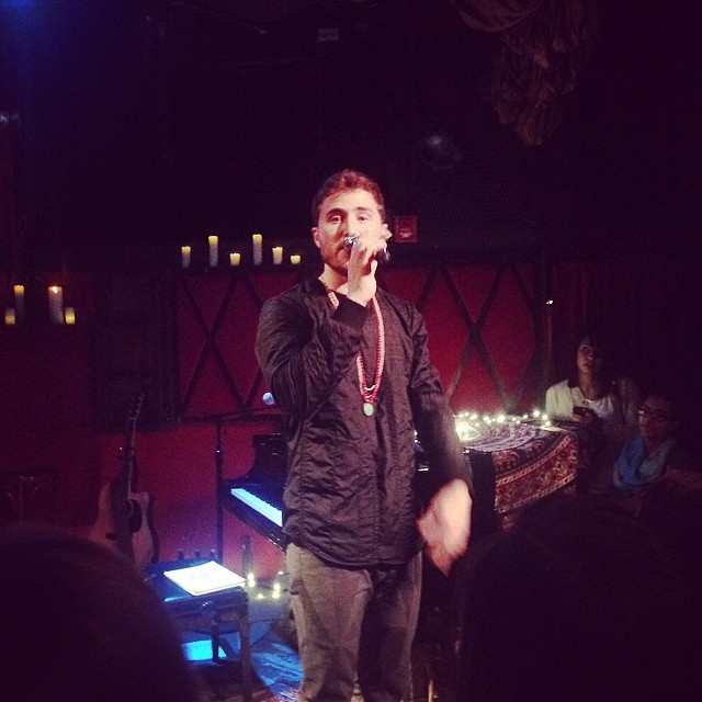 Mike Posner performing on his Unplugged Tour in New York City, NY 4/3/14
Instagram @lightupmyroom
