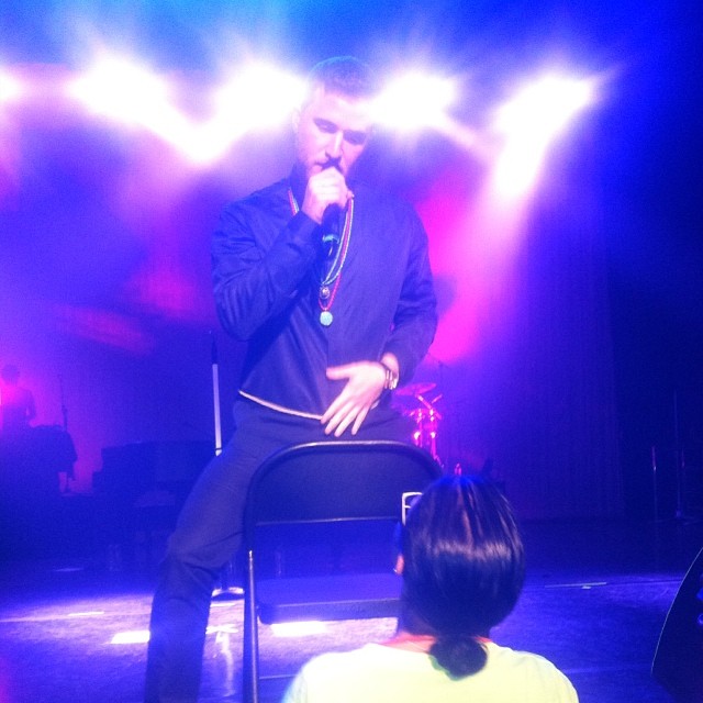 Mike Posner performing at SUNY Old Westbury's Panther Pride Homecoming - Westbury, NY 10/18/13
Instagram @jackierosenking
