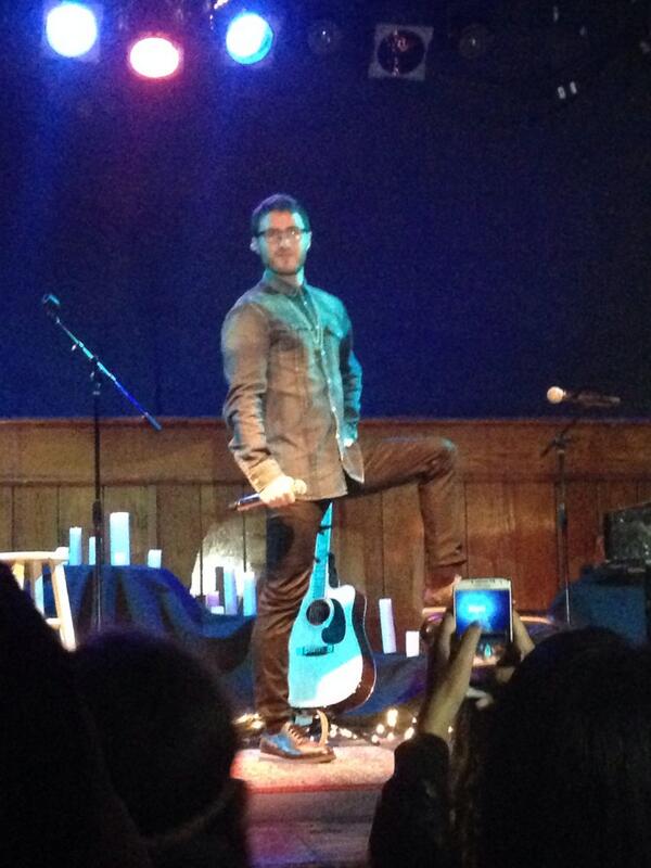 Mike Posner performing at Schubas Tavern on his Unplugged Tour in Chicago, IL 4/7/14
Twitter @Mikeposnersfans
