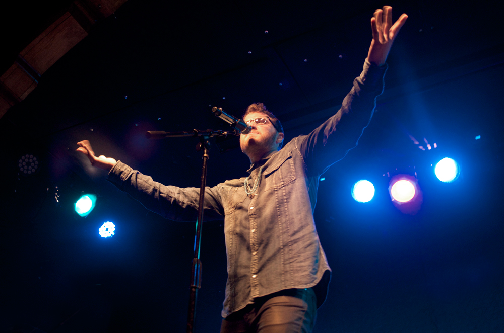 Mike Posner performing at Schubas Tavern on his Unplugged Tour in Chicago, IL 4/7/14
Photo credit: Susie Trcka
susietrcka.com
Tumblr @schubaslincolnhall
