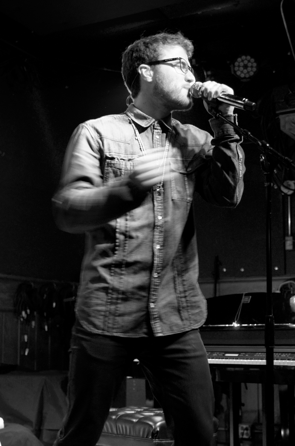 Mike Posner performing at Schubas Tavern on his Unplugged Tour in Chicago, IL 4/7/14
Photo credit: Susie Trcka
susietrcka.com
Tumblr @schubaslincolnhall
