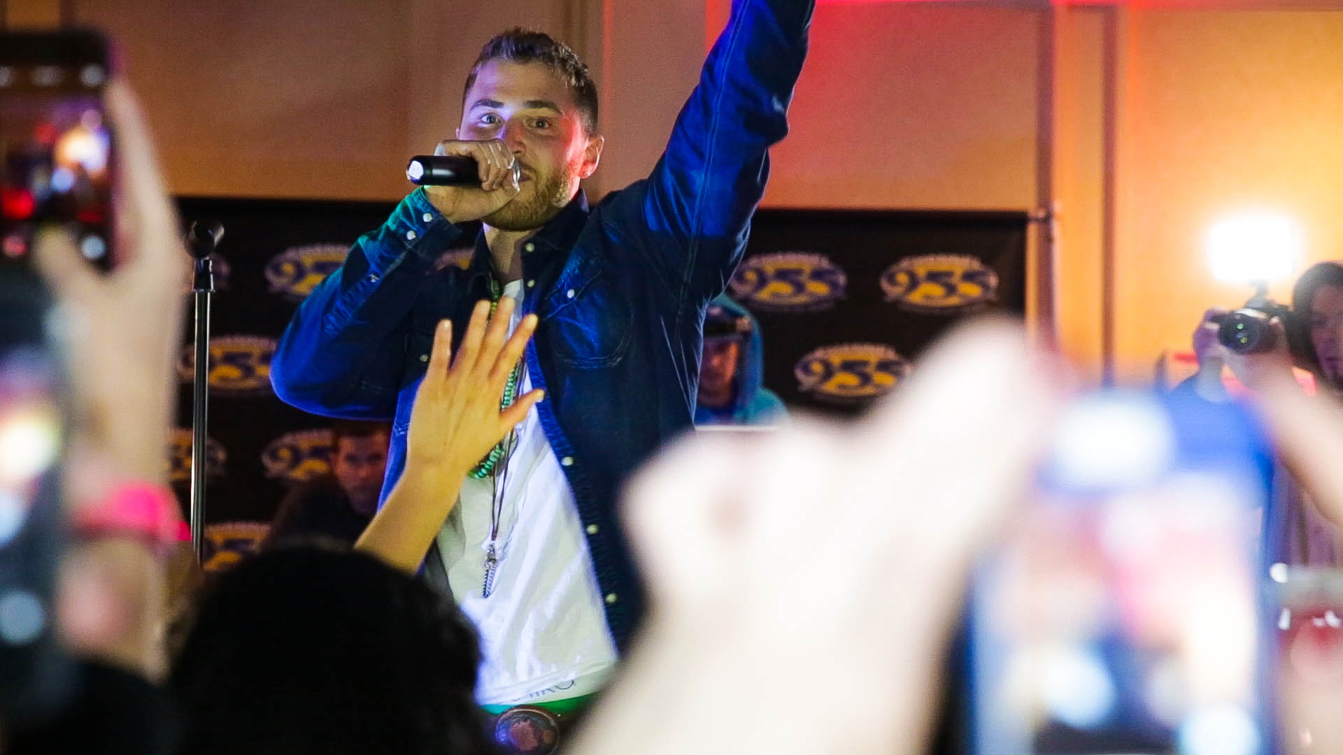 Mike Posner performing at Singles Mingle Pajama Party in Troy, MI 2/7/14
mojointhemorning.com
