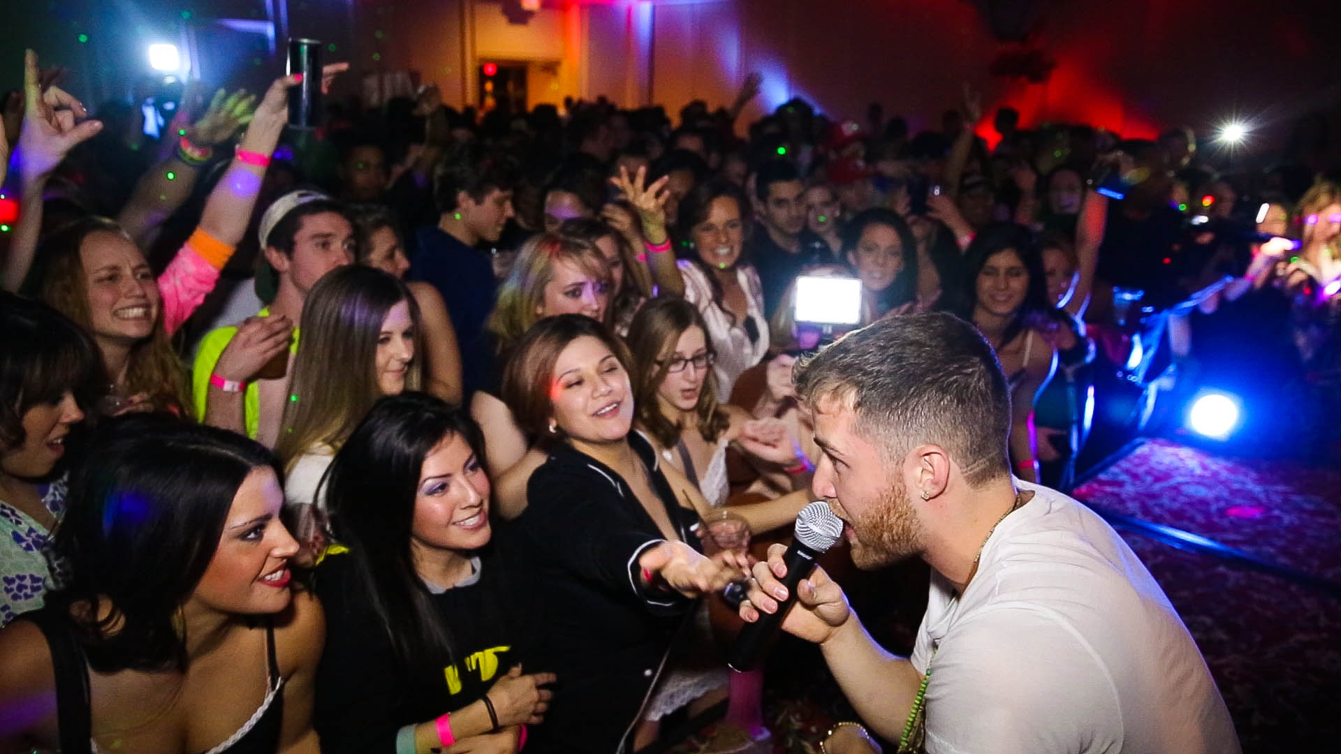 Mike Posner performing at Singles Mingle Pajama Party in Troy, MI 2/7/14
mojointhemorning.com
