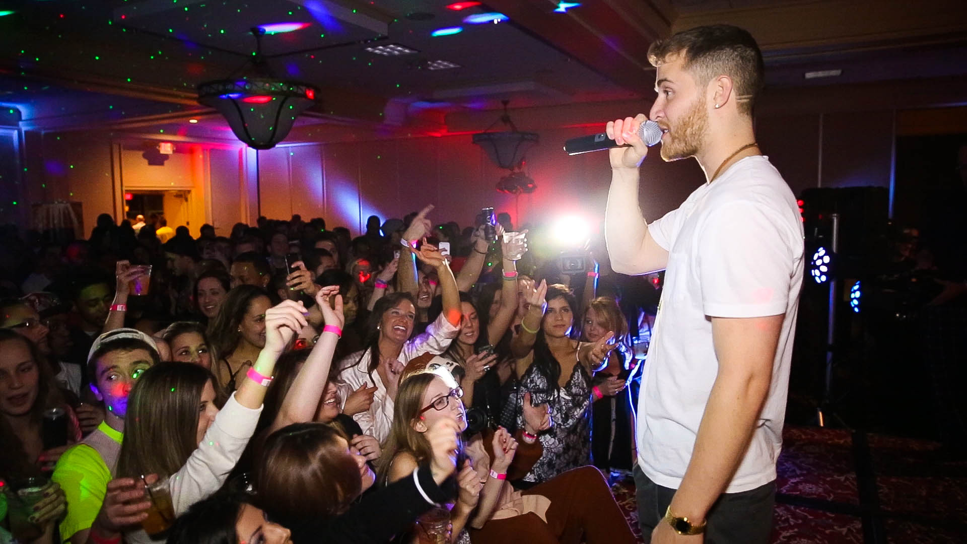 Mike Posner performing at Singles Mingle Pajama Party in Troy, MI 2/7/14
mojointhemorning.com
