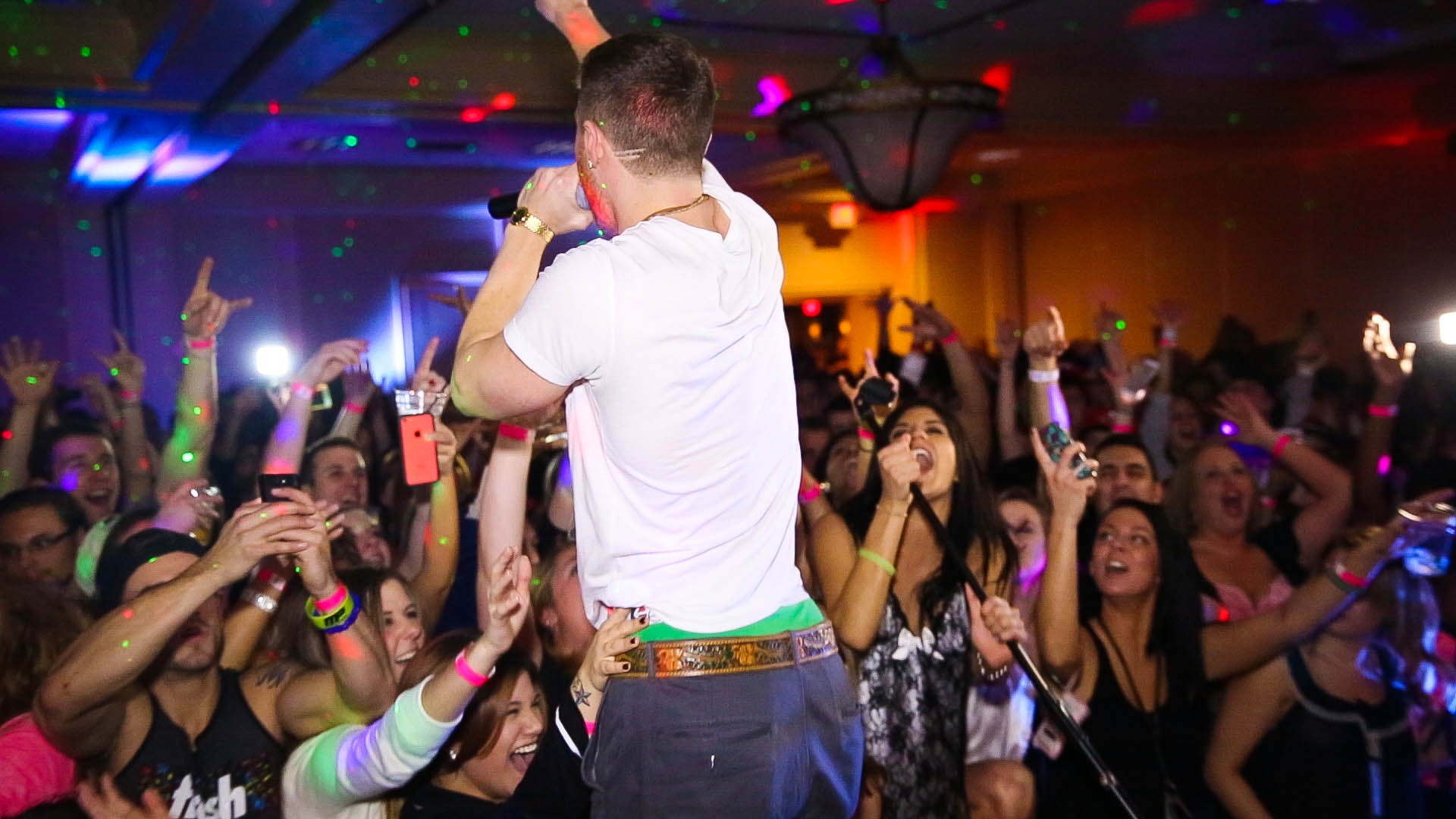 Mike Posner performing at Singles Mingle Pajama Party in Troy, MI 2/7/14
mojointhemorning.com
