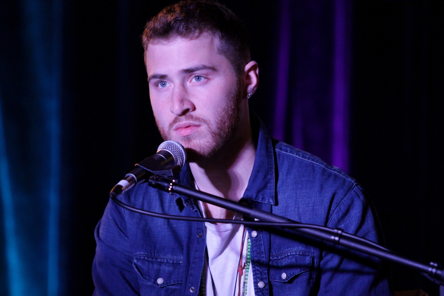 Mike Posner performing at the 98.7 AMP Radio Switch Party - Southfield, MI 2/7/14
987ampradio.cbslocal.com
