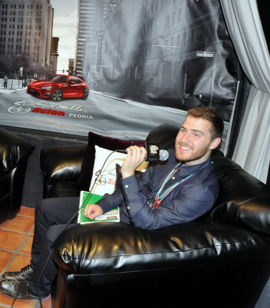 Mike Posner on The Lady La Show at LIVE 101.5 radio station - Phoenix, AZ 1/23/14
live1015phoenix.cbslocal.com
