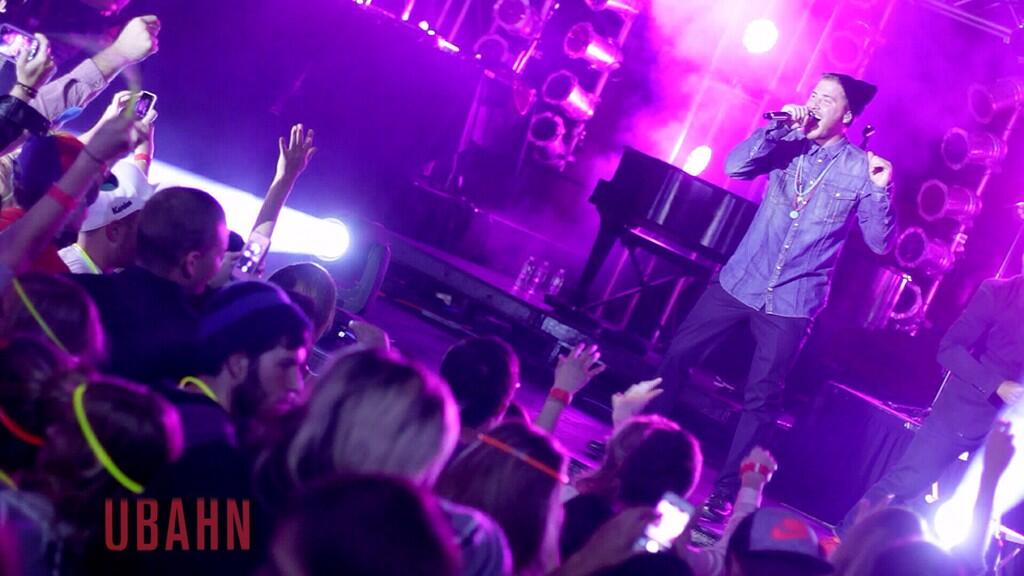 Mike Posner performing at Ubahn Music Festival - Cincinnati, OH 11/17/13
Twitter @UnknownVision
