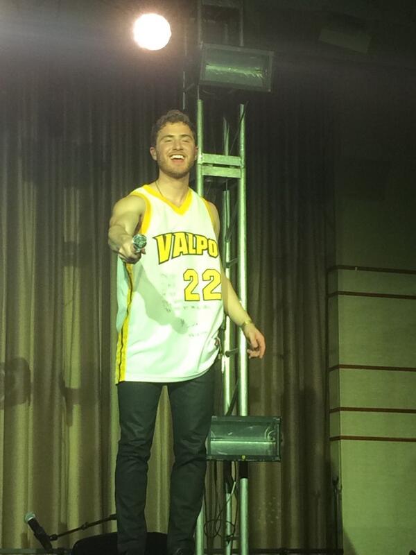 Mike Posner performing at Valparaiso University 3/28/14
Twitter @MurfMaes
