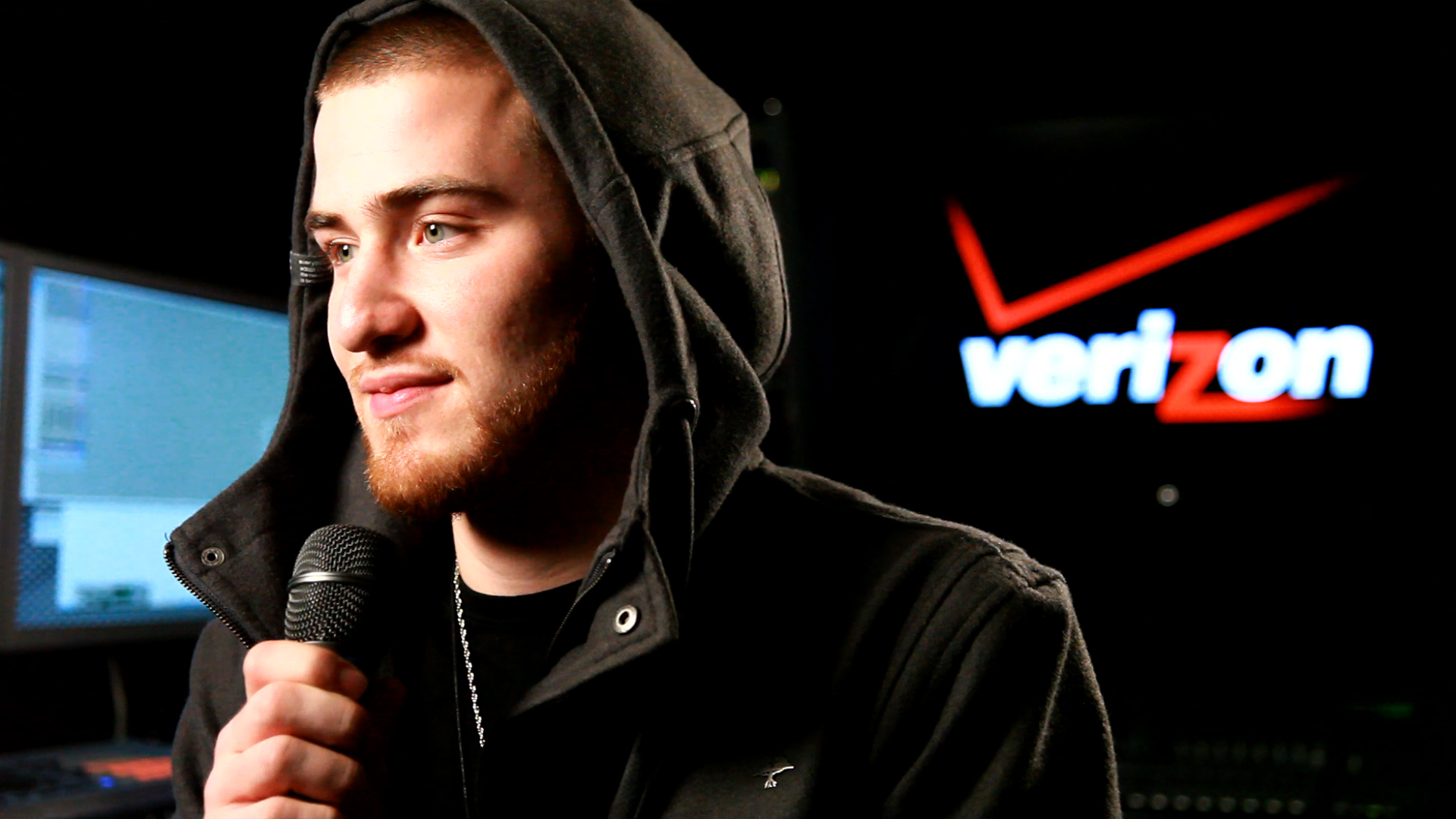 MikePosner-VerizonMobileRecordingStudio-Dec192009.jpg