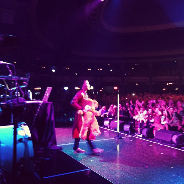 Mike Posner performing on the Warrior Tour in Milwaukee, WI 8/21/13
Instagram @heathermontagna
