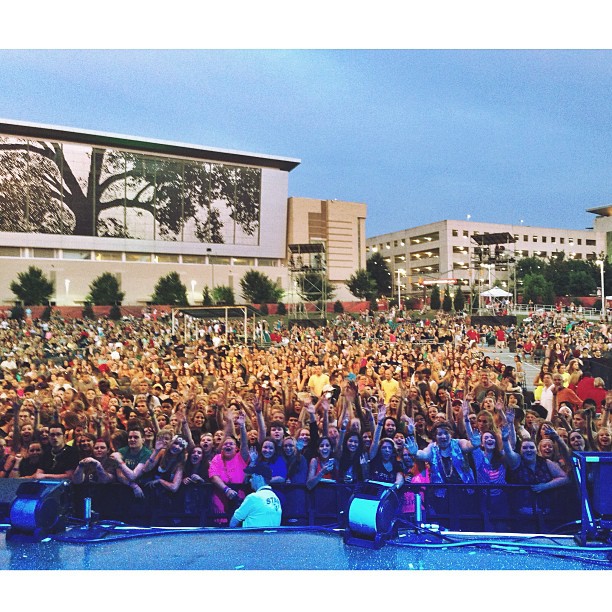 Mike Posner and DJ Dubz performing on the Warrior Tour in Raleigh, NC 8/14/13
Photo by Greg Petersen
instagram.com/gregorypetersen
